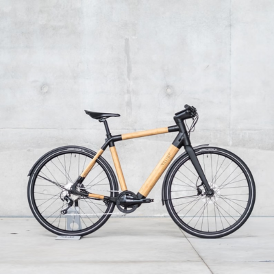 Vélo électrique en bambou relief